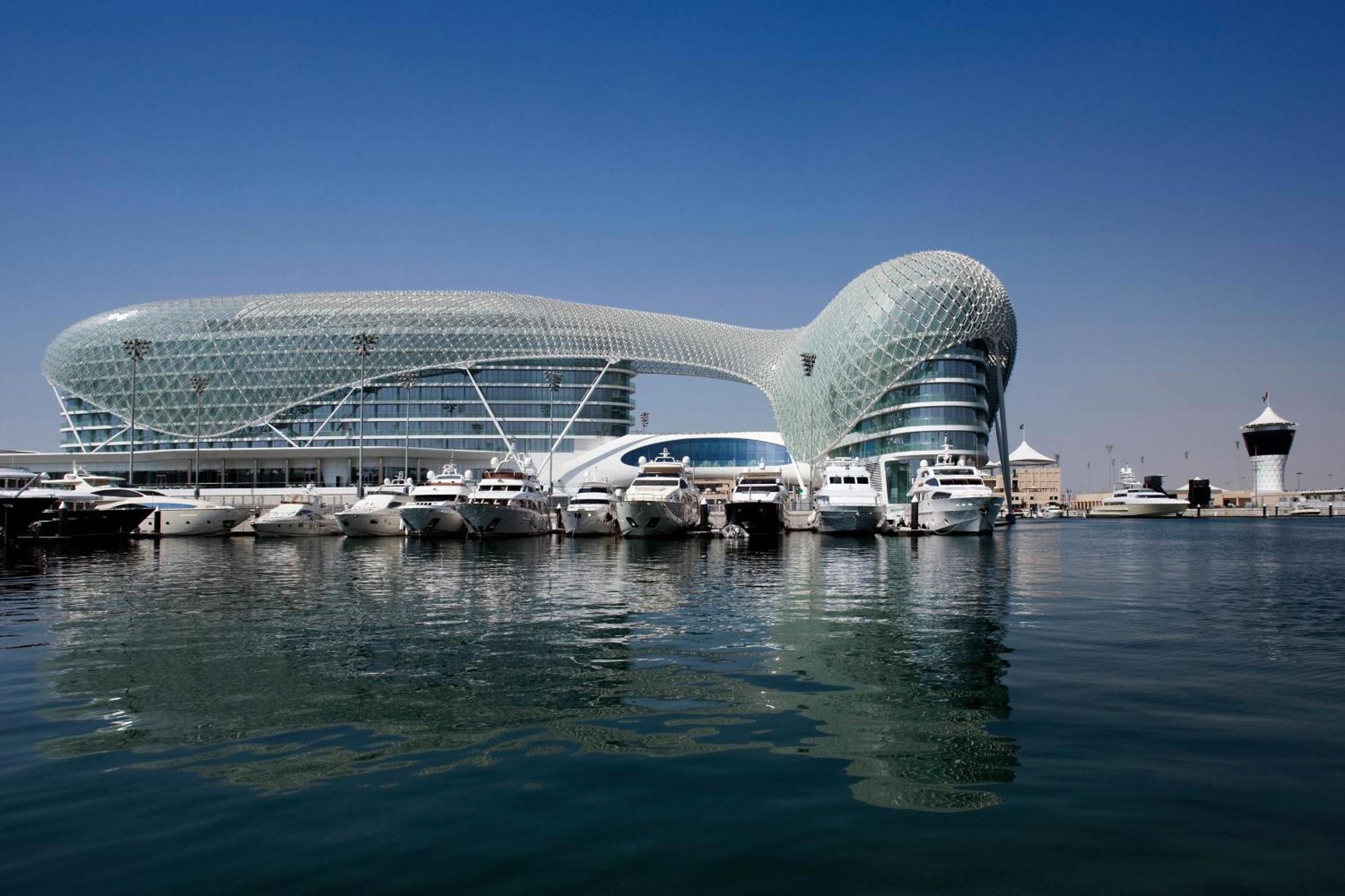 W Abu Dhabi - Yas Island Hotel Exterior photo Yas Marina Circuit