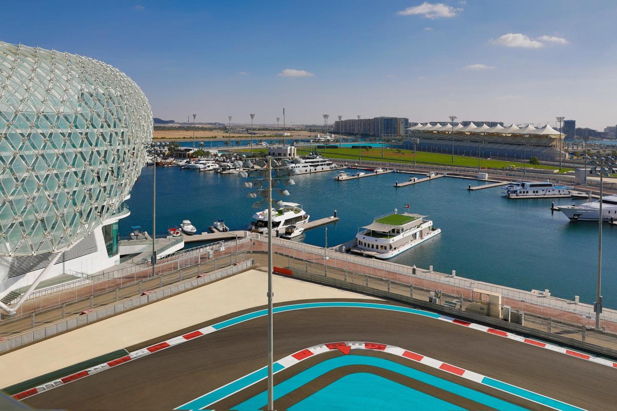 W Abu Dhabi - Yas Island Hotel Exterior photo Yas Marina Circuit