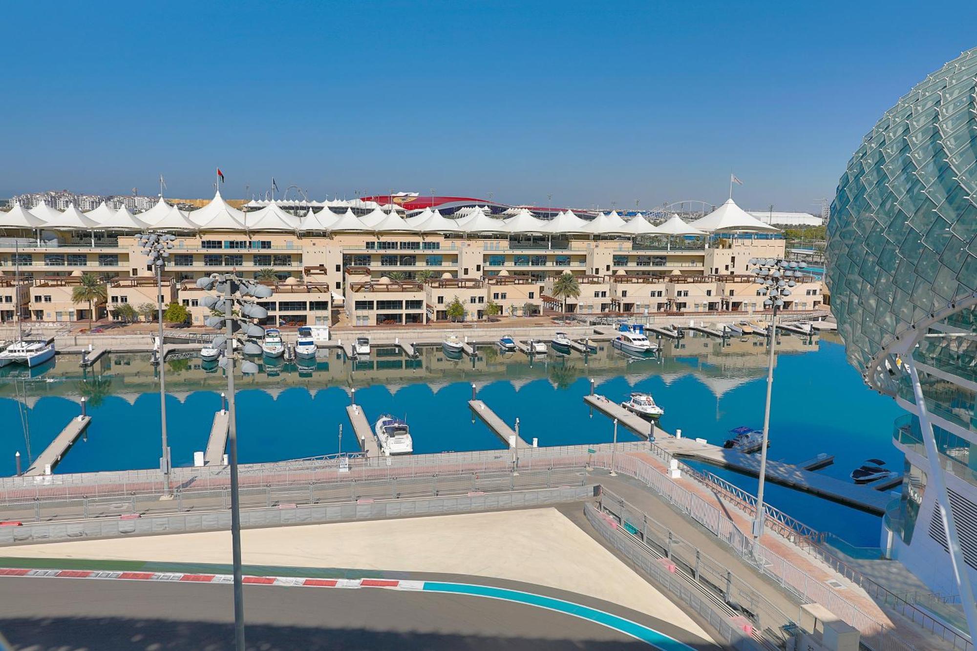 W Abu Dhabi - Yas Island Hotel Exterior photo Yas Marina Circuit